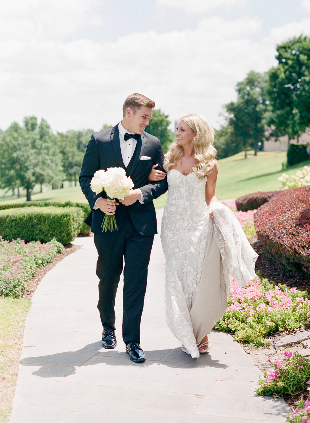 07-09-2022 Matthew and Lauren Wedding at Southern Hills Country Club Tulsa Wedding Photographer Laura Eddy Photography-166