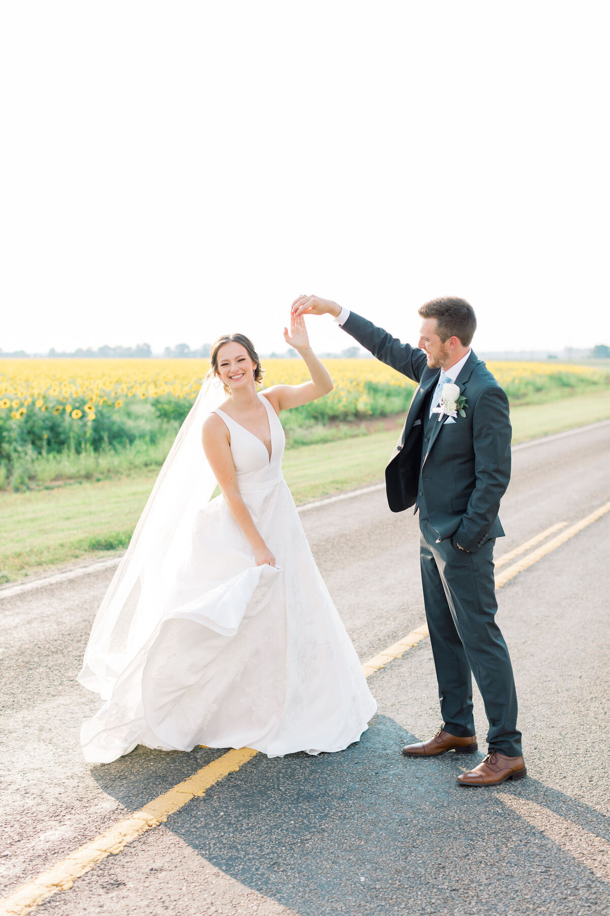 summer-rustic-blue-gin-wedding-19