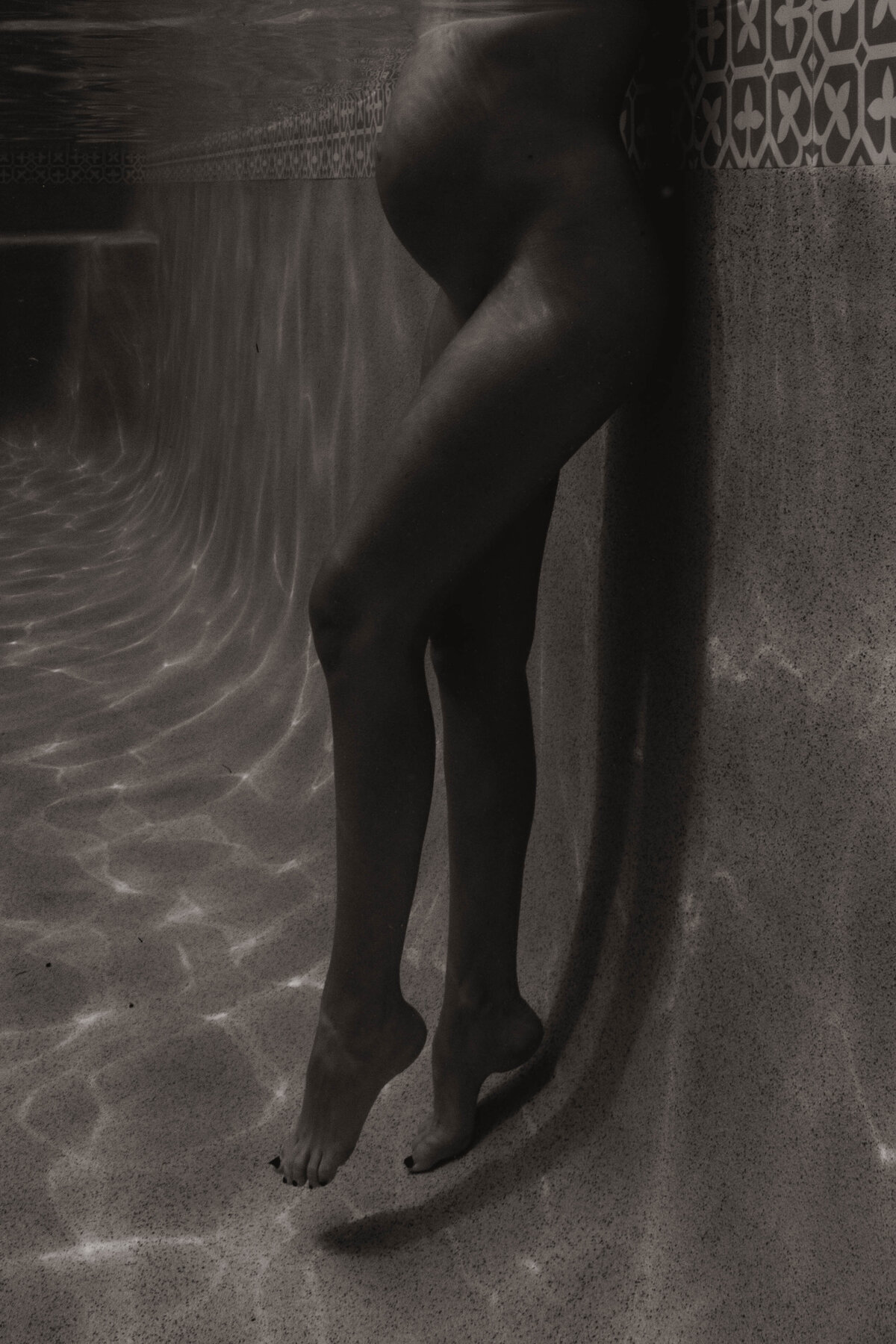 Underwater Maternity Photographer