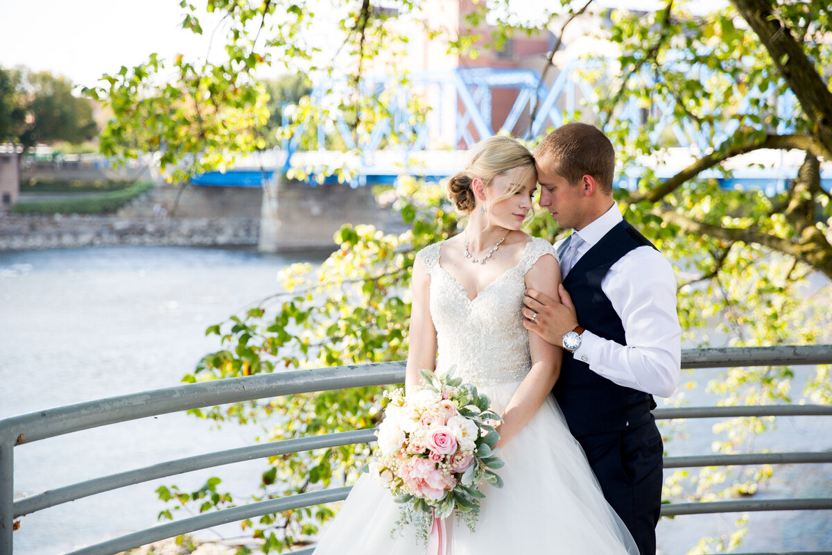 Grand-Rapids-Wedding-Photographer-37
