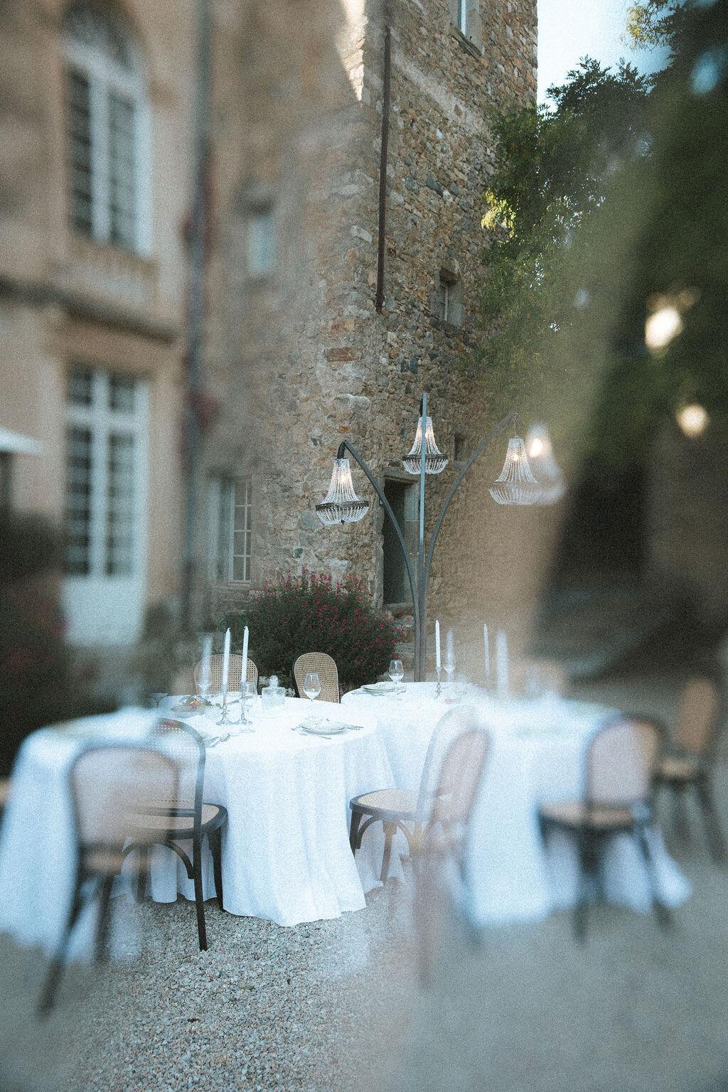 chic-intimate-wedding-reception-chateau-d-agel
