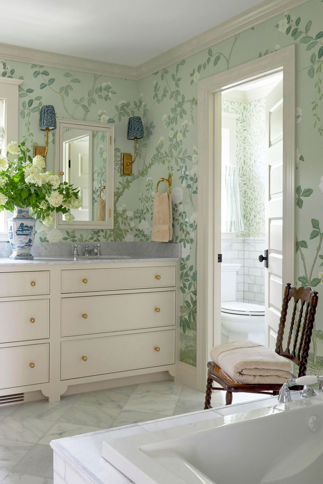 Bathrooms-Interiors-Geneva-Illinois-Fairlane House Primary Bathroom 1