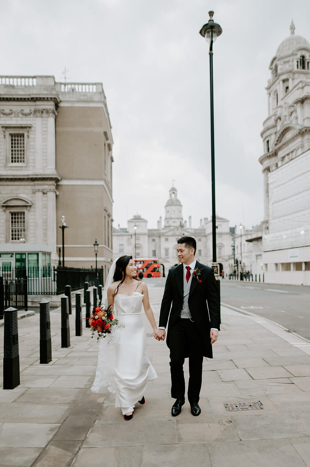 Lisa and Simon - Laura Williams Photography - Sneak Peek - 40