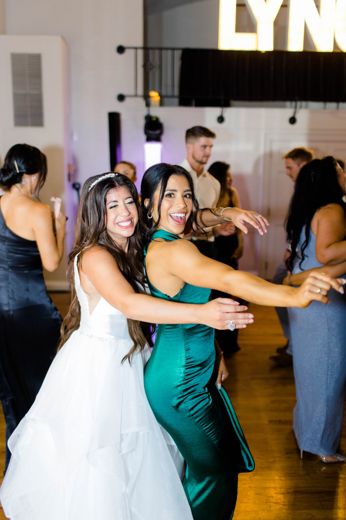 Huntingdon-Valley-Country-Club-Wedding-Reception-Party-Photos_123