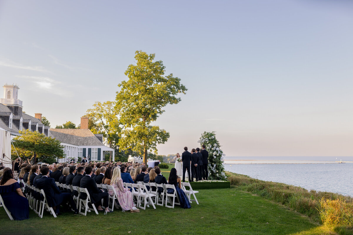 shoreacres-lake-bluff-tent-wedding-by-olivialeigh-21