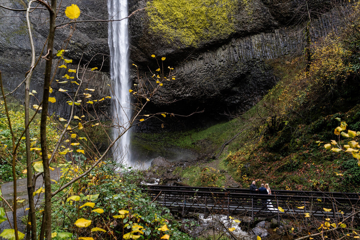 Latourell-Falls-Elopement-28