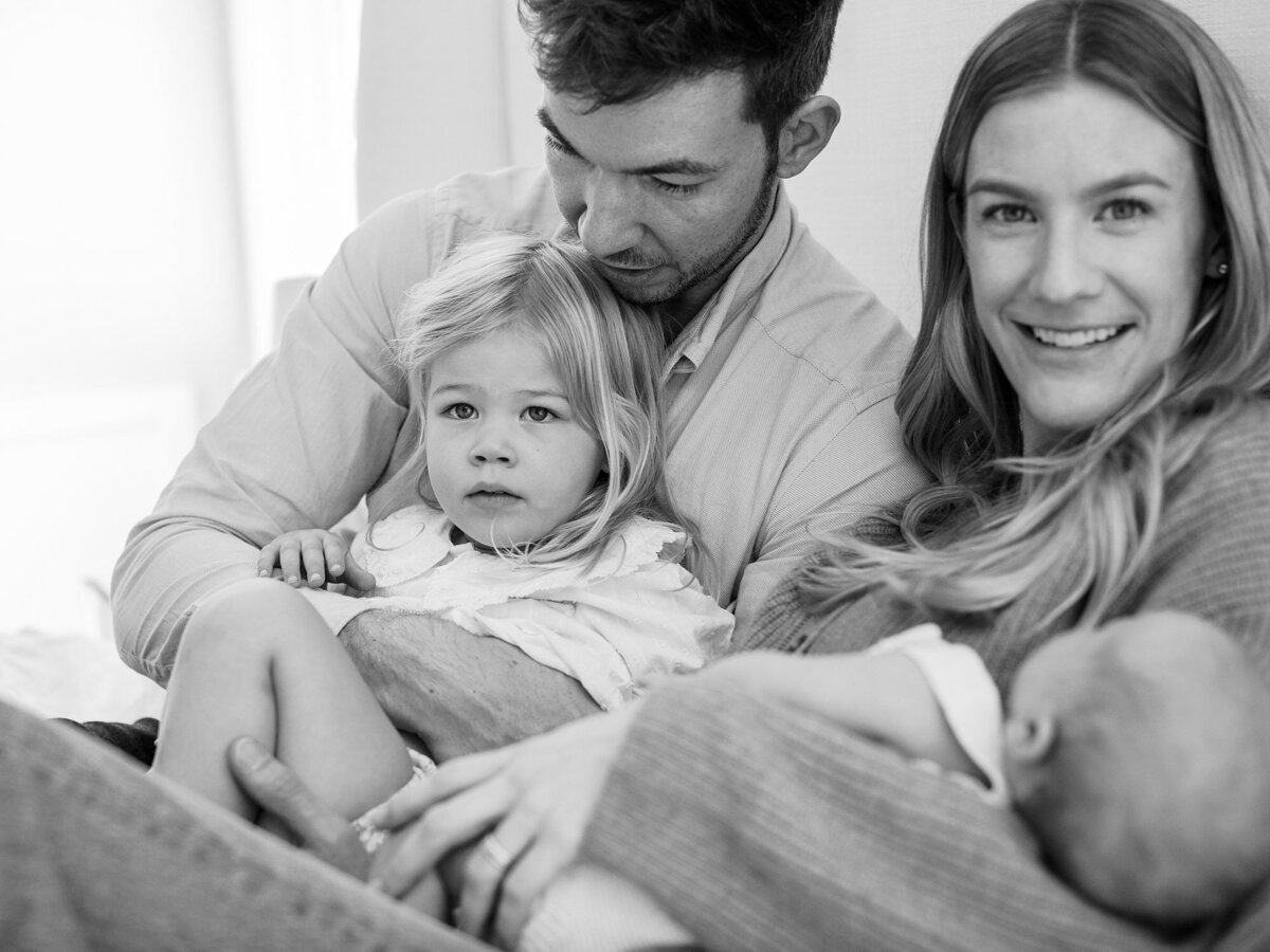 modern-indoor-newborn-richmond-va-photos-amy-nicole-photography-0043