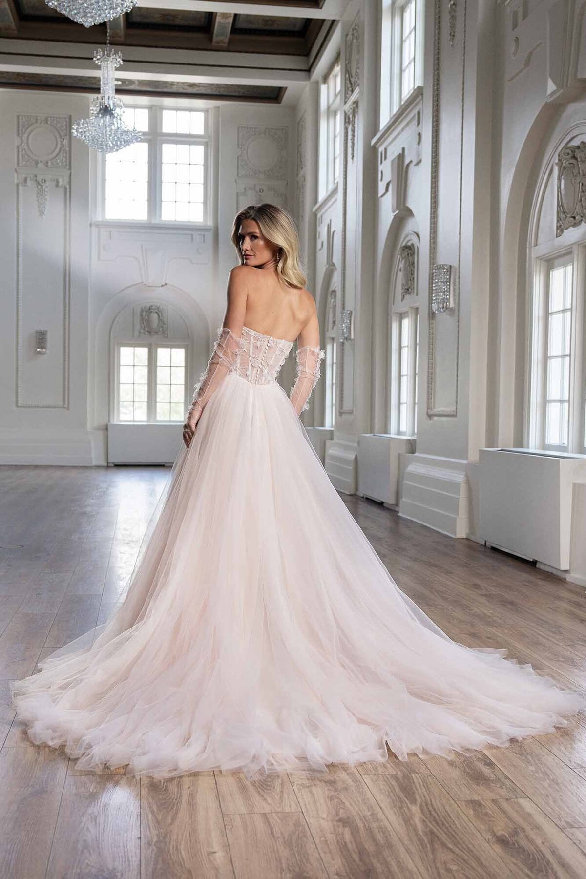 2506 Boda Bridal_42-Navi_3827