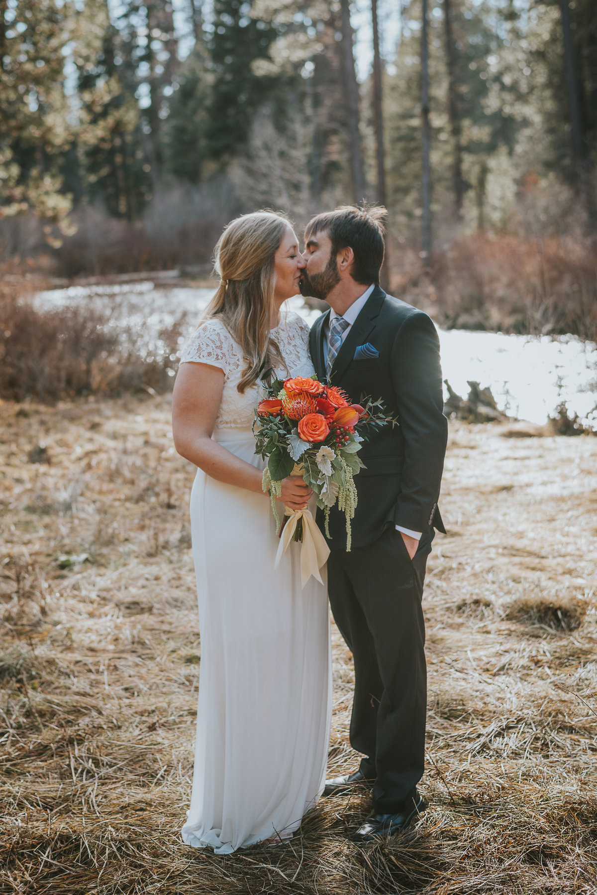 bend-oregon-wedding photographer-elopement-adventure-photograher-meredith-sands-photography -4