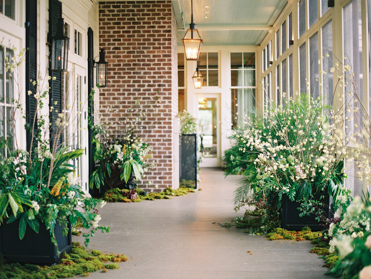 max-owens-design-palmetto-bluff-south-carolina-wedding-21-greenery