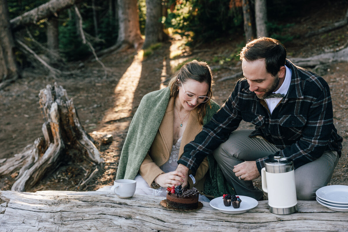Fall-Sparks-Lake-Bend-Oregon-Elopement-9