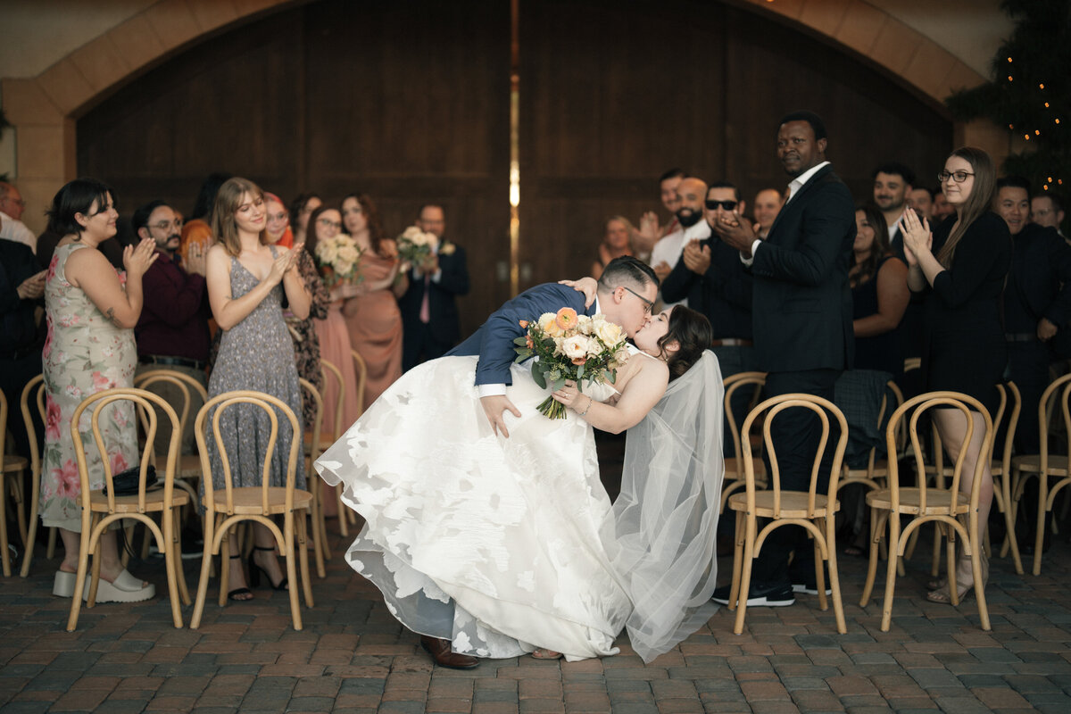 of-the-desert-flor-las-vegas-wedding-florist-lake-las-vegas-sports-club-0015