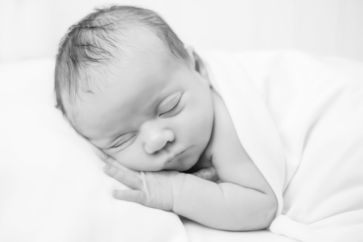 Newborn baby photo in black and white