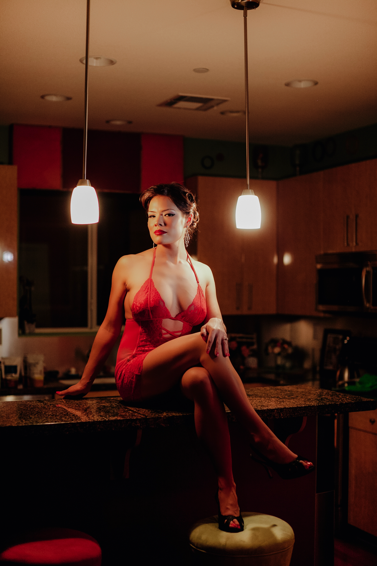 confidence-empowering-boudoir-shoot-vegas
