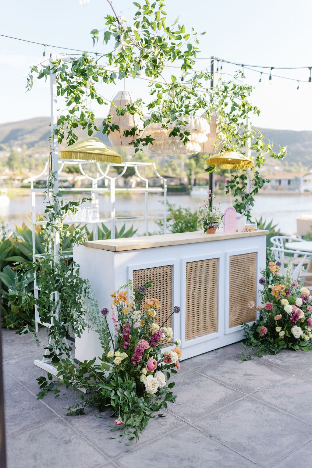 san_marcos_wedding_southern_california_lakeside_amelia_lyon_micro_spring_florals_039