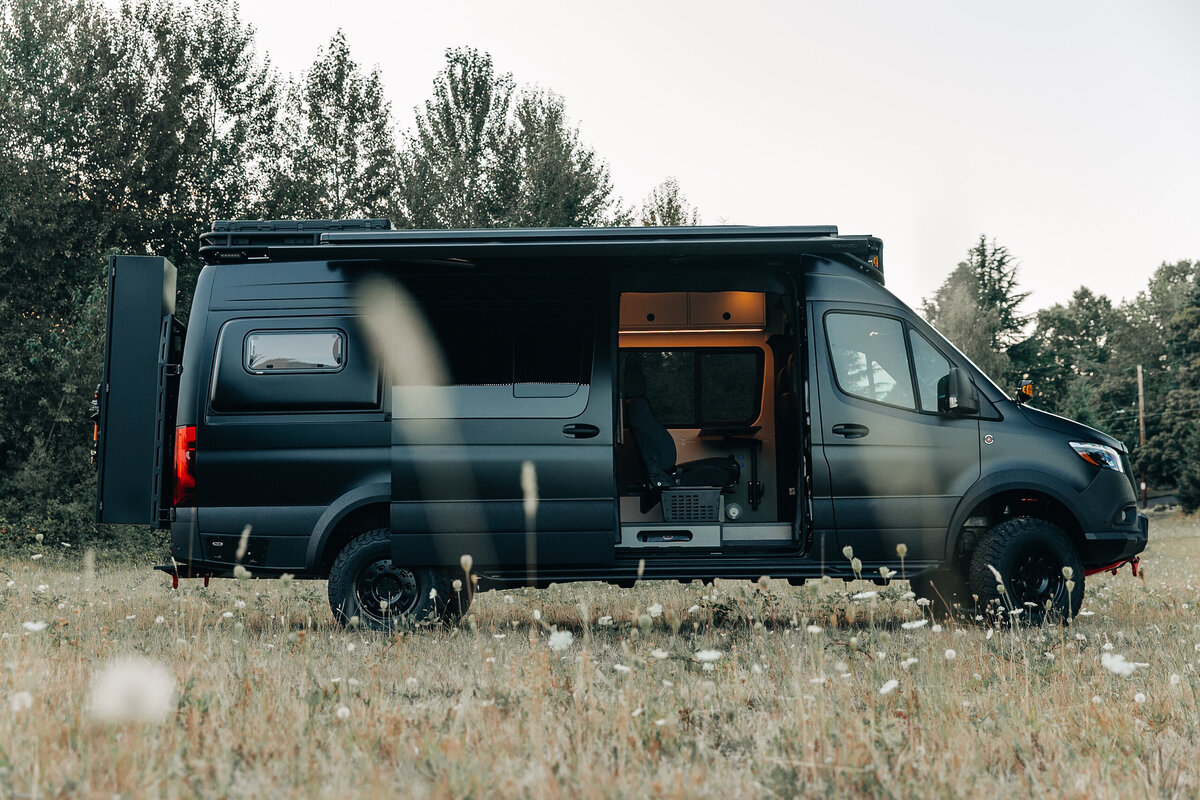 1_WooleyBugger250829_BMV_SlowFastcreative_1965