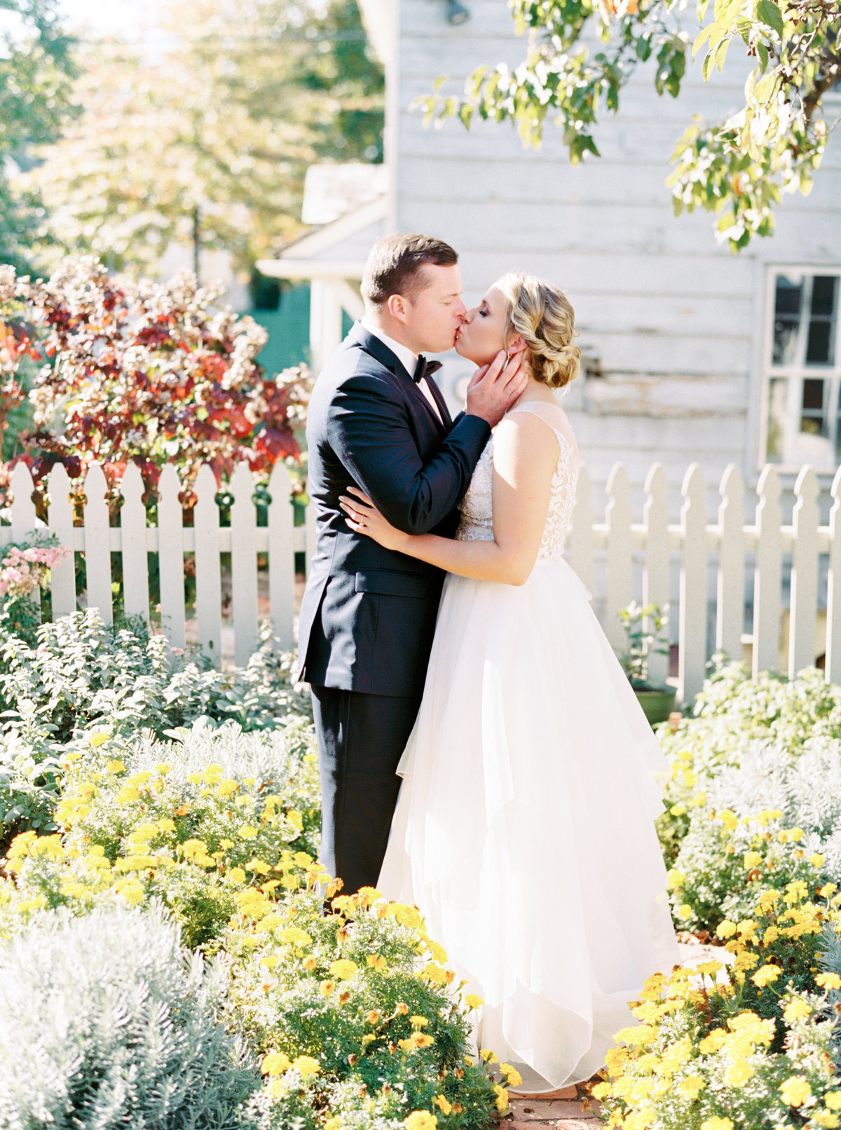 Easton_Maryland-fall-backyard-wedding-photographer-Richmond-natalie-jayne-photography-image-15