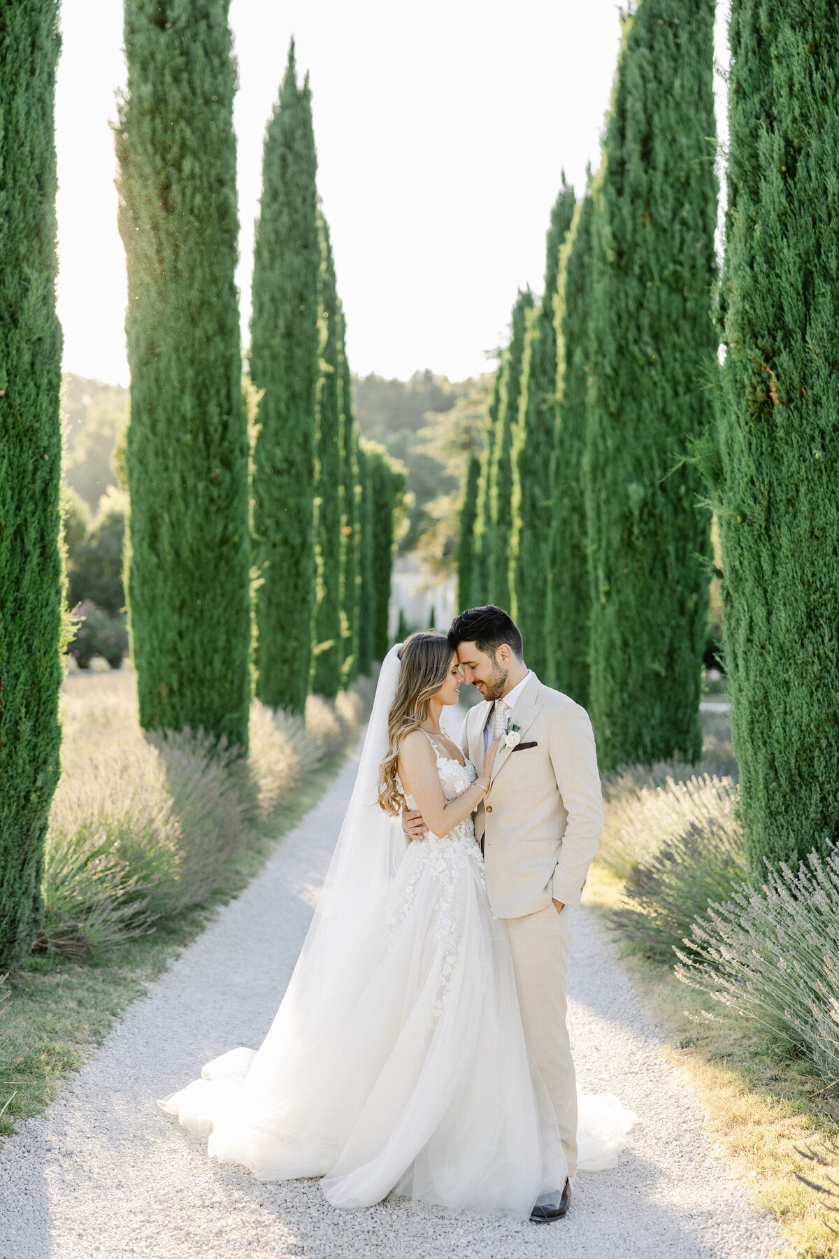 modern-romantic-wedding-provence-lavender