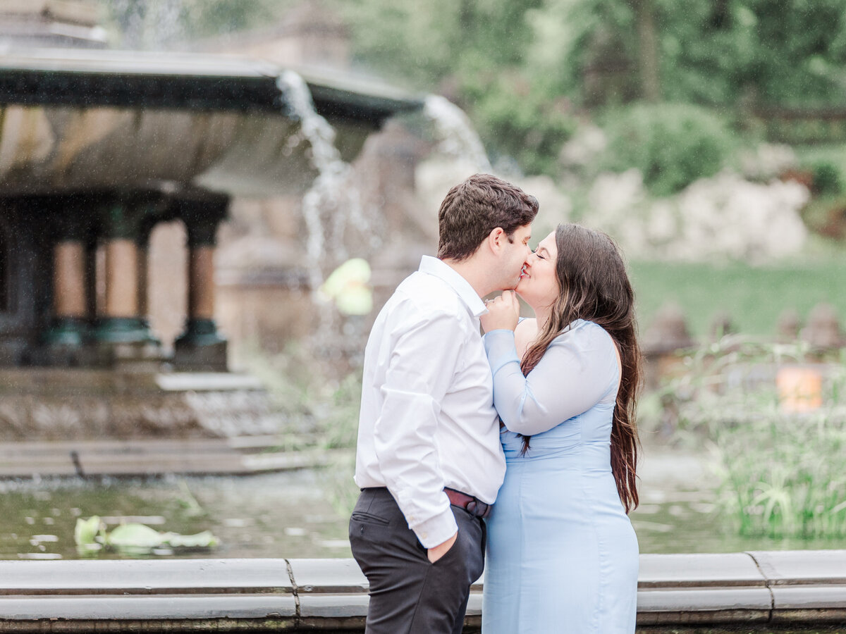 brittany-graf-photography-katie-mattingly-new-york-central-park-public-library-engagement-session-88