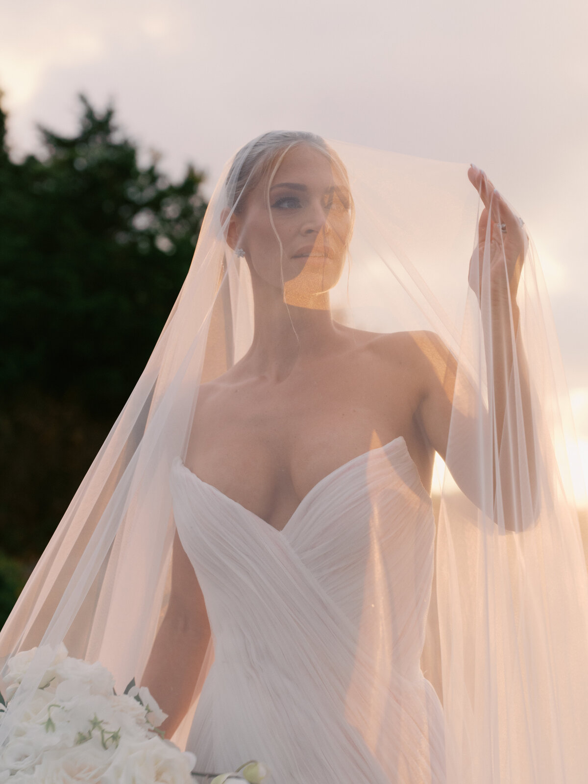 sunset-wedding-portraits-castle-hill-inn