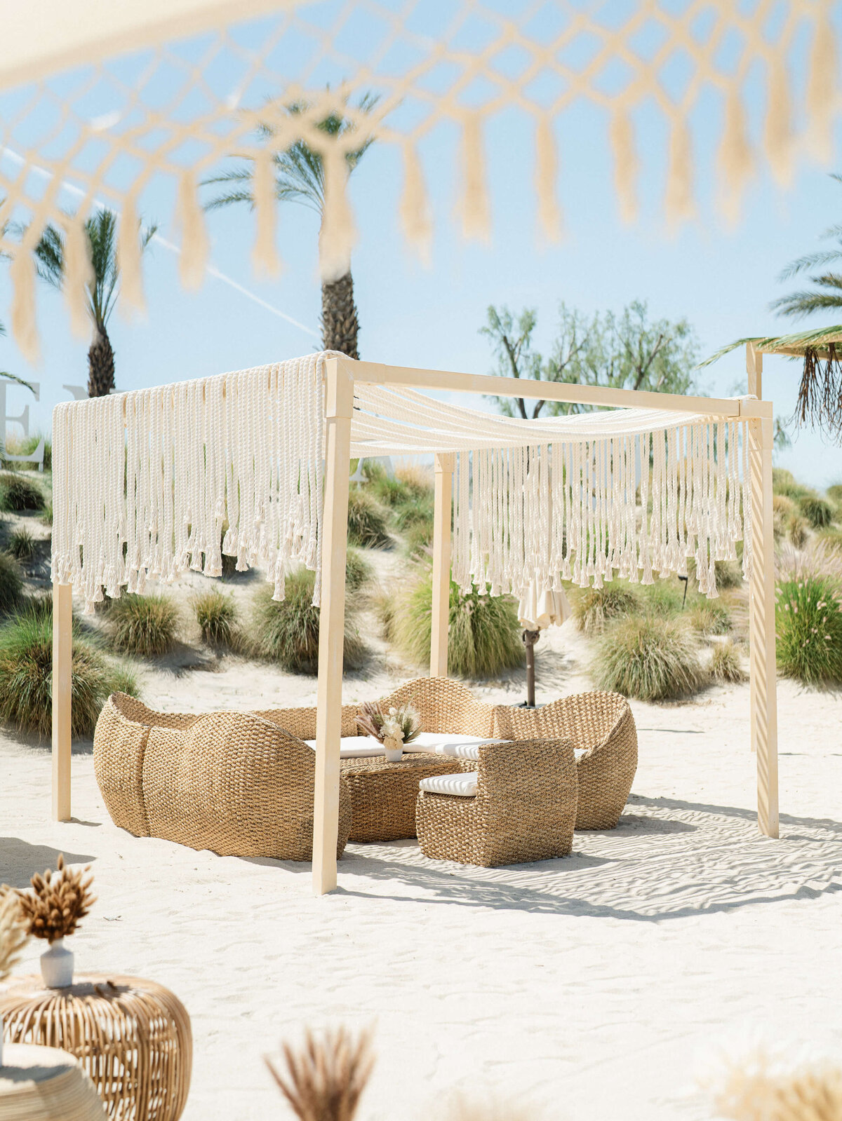 22-KT-Merry-Palm-Desert-Wedding-Matthew-Stephen