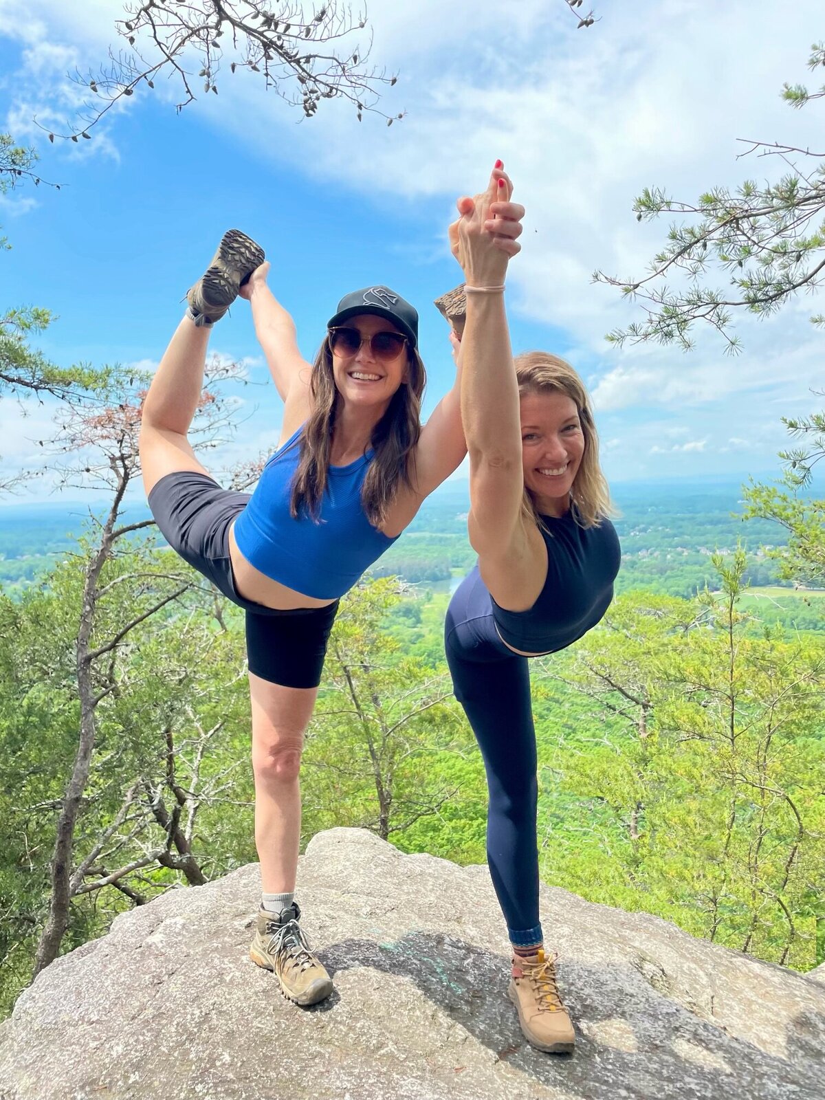 Yogahikeclub