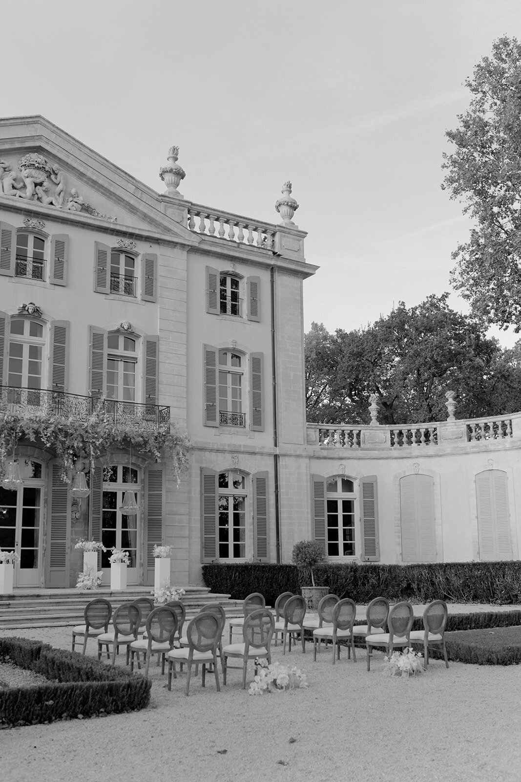 chateau-tourreau-provence-capucineatelierfloral-floraldesigner-mariage