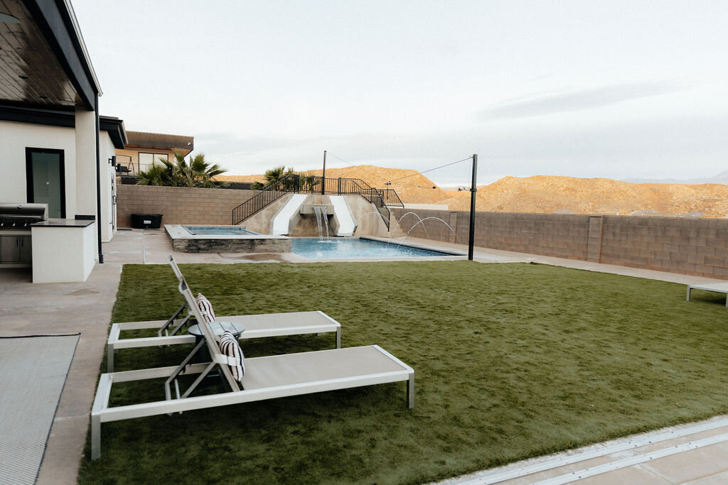 Beezah_FrankiesPlace_ALL-53