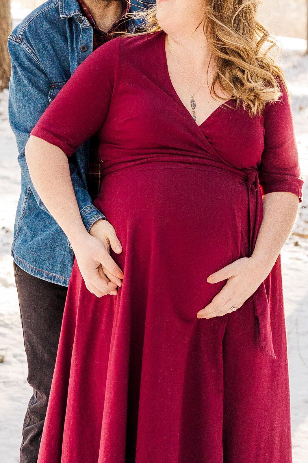 Milwaukee based photographer, Milwaukee wedding photographer, wisconsin photographer, Meredith Mutza Photography, Maternity Photography, Maternity photoshoot, New parents, Milwaukee maternity photographer,