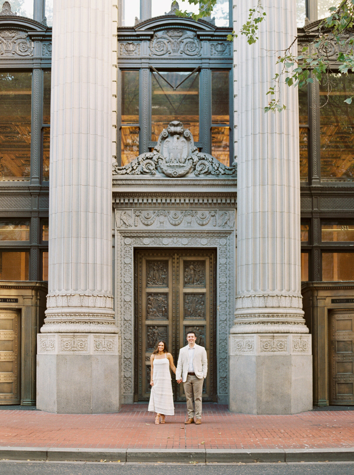 downtown-portland-urban-engagement-session-photos-by-the-tenneys-photography-02