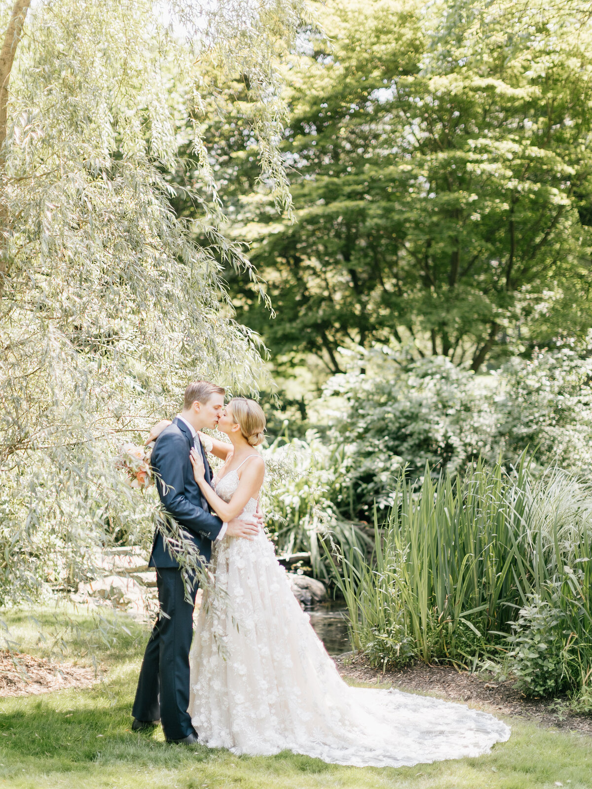 Appleford-Estate-Wedding-Emily-Wren-Photography-043
