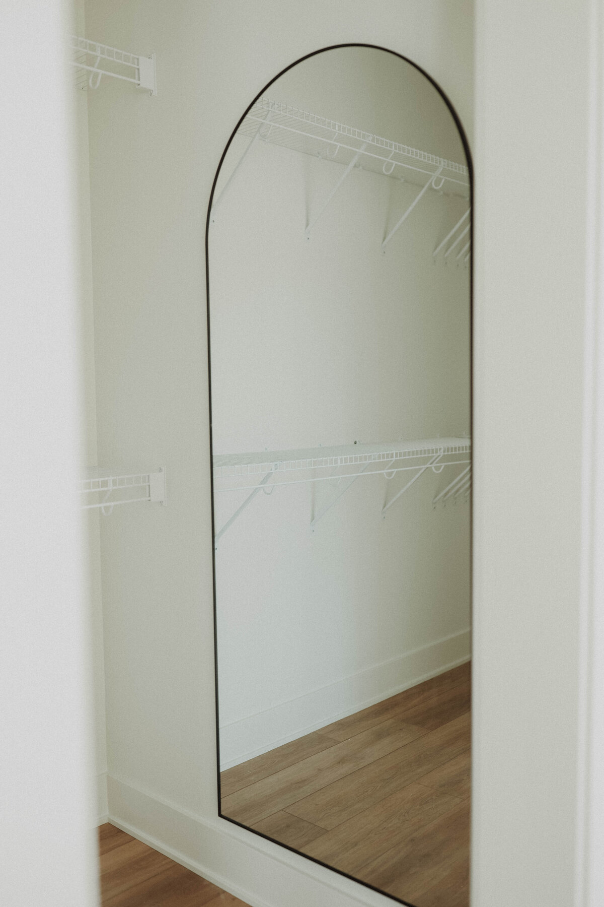 500-Closet-Waukee-Central-Iowa-Custom-Home-JRL-Builders-3F1A9828