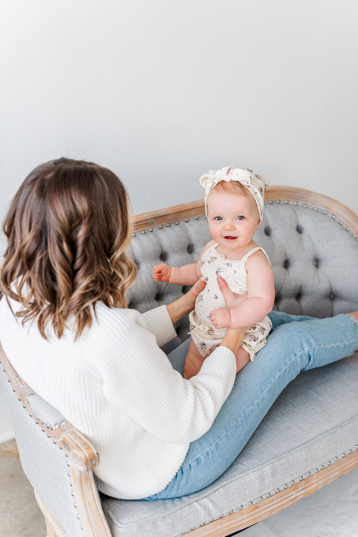 timeless studio one year girl pictures light and airy colorado family photographer elena spraguer photography 0054