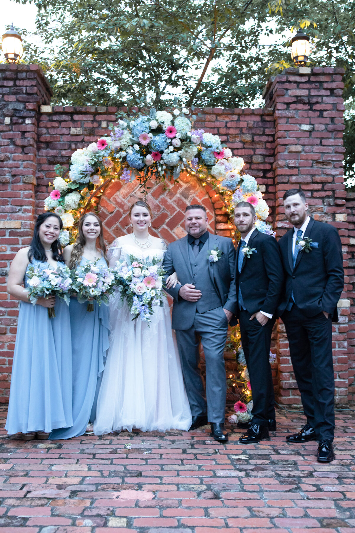 Carl-House-Wedding-Bride-Groom-with-Bridal-Party