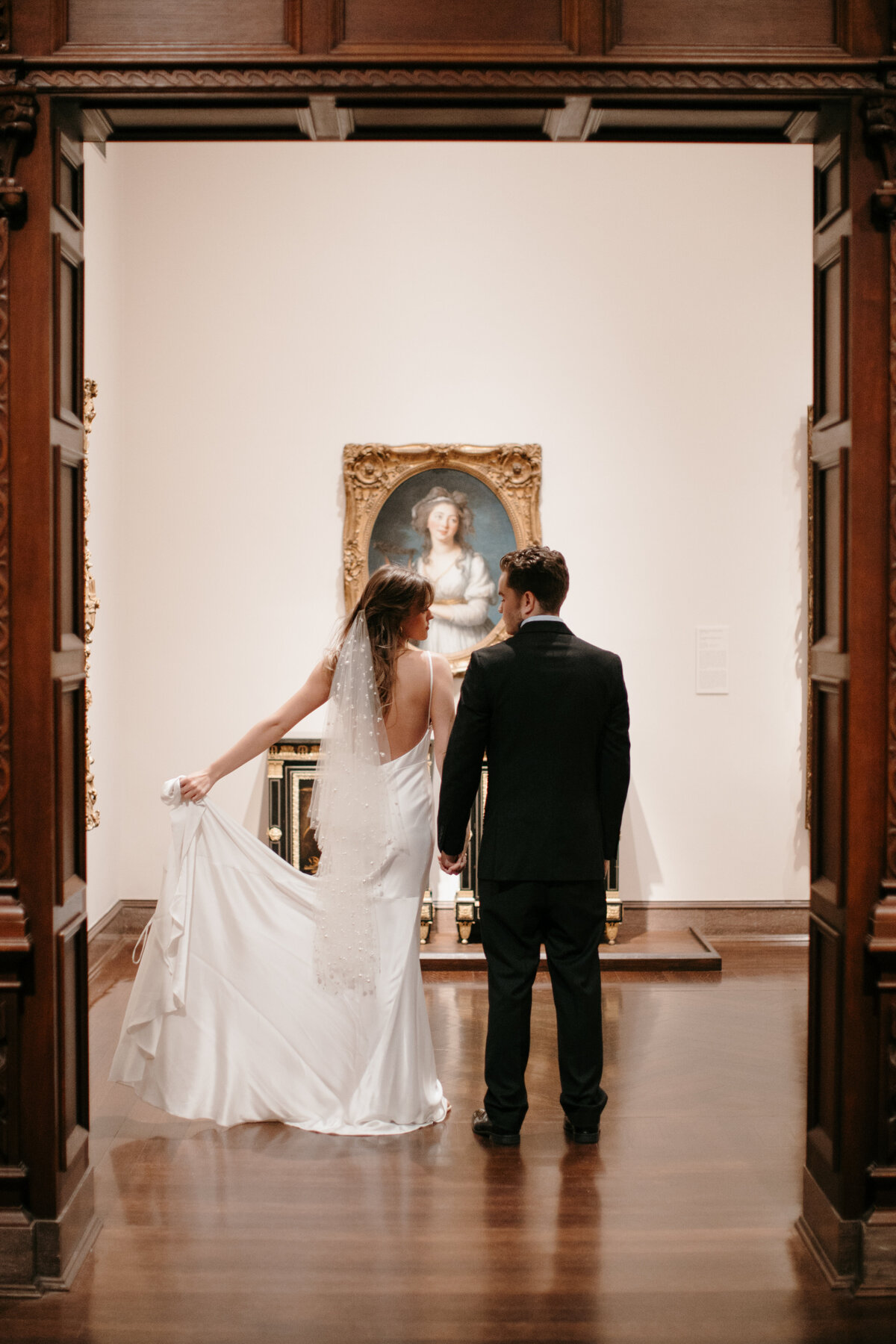 cincinnati-art-museum-elopement-couple