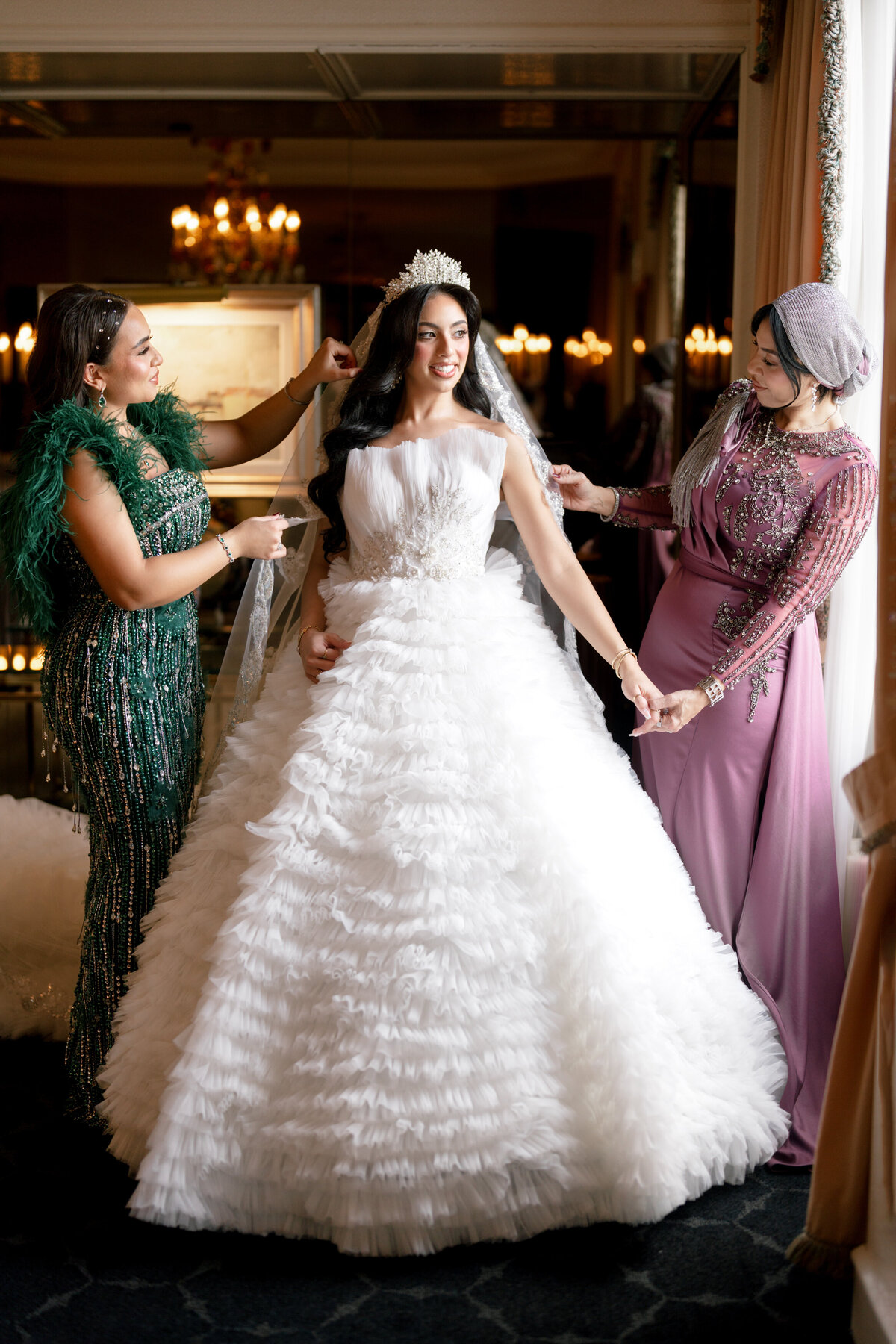 Berlez-Aspen-Avenue-Chicago-Wedding-Photographer-Windy-City-Wedding-Dance-Fulton-West-Event-Christmas-Session-29