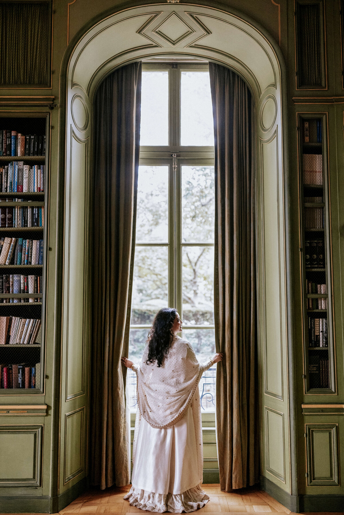bride-portrait-meridian-house