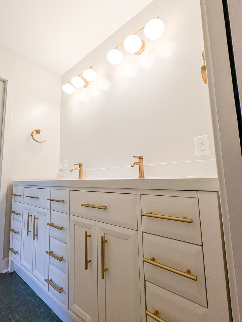 interior-painter-durham-nc-183704235