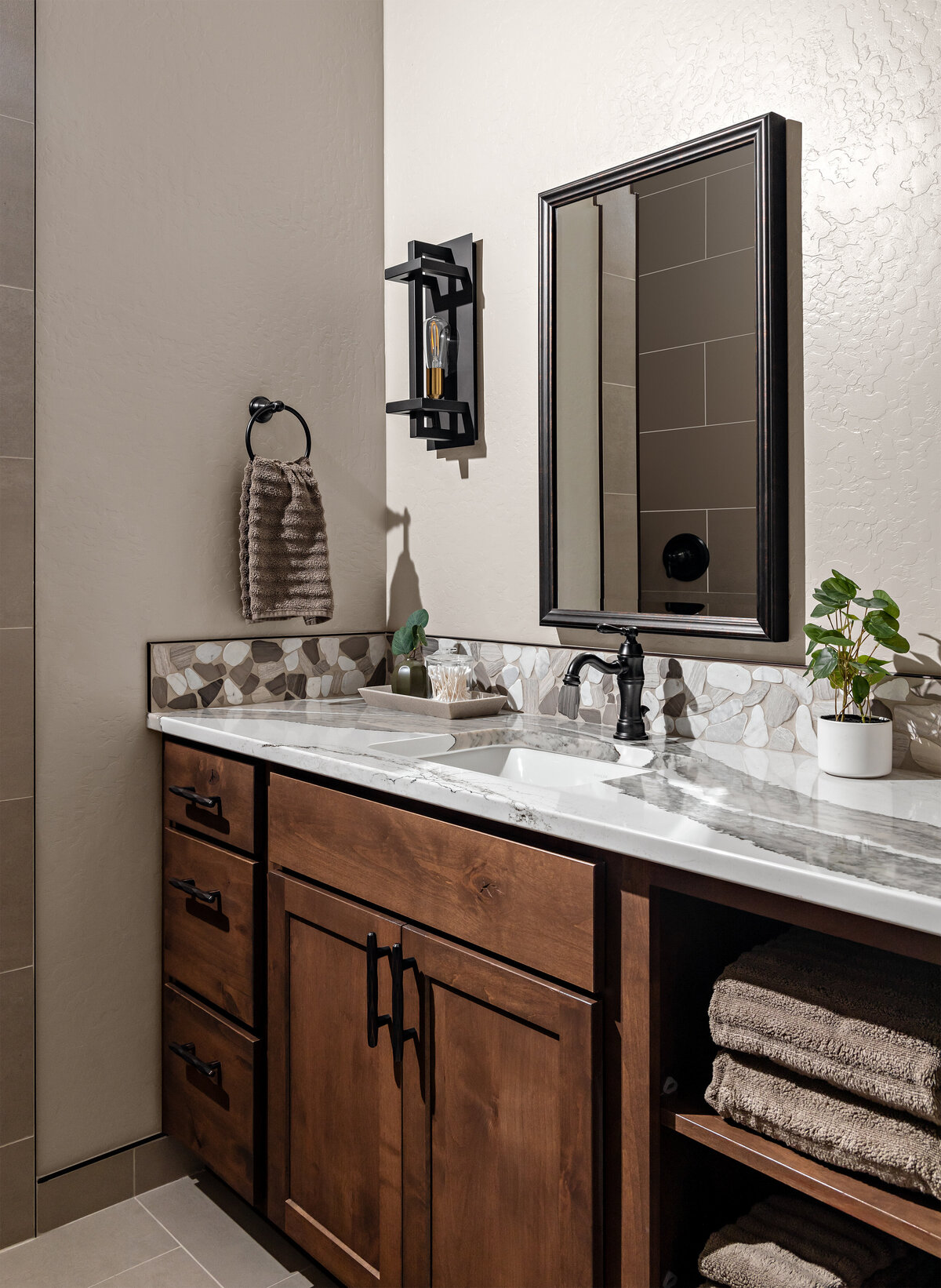 9.29.2023-StudioEightInteriors-LurtherHaven-Primary-Bath-Vignette-Medium