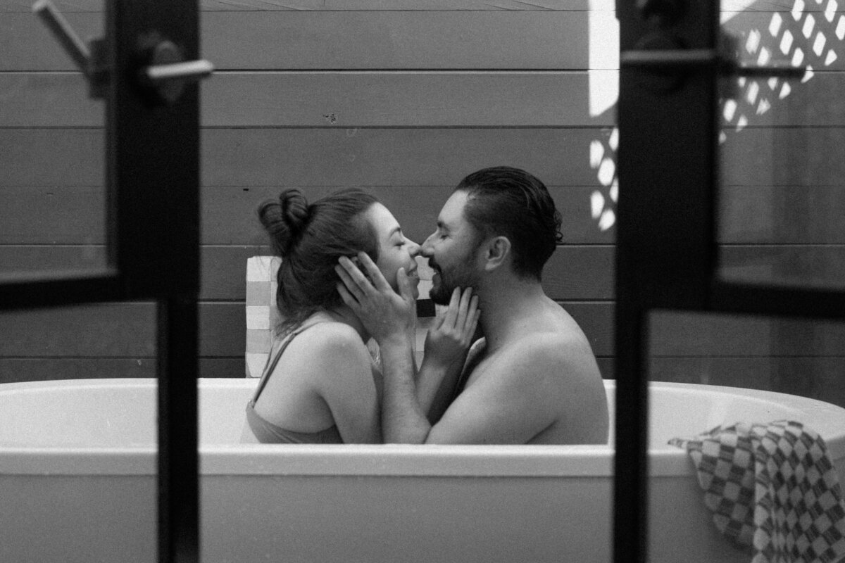 Hot-Tub-Couples-Session_0640