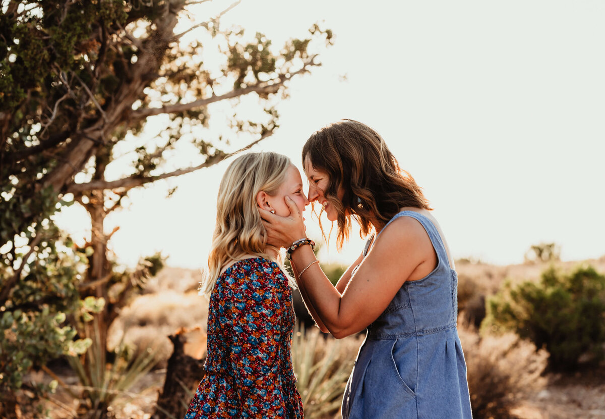 mom-and-daughter-cute-interactions