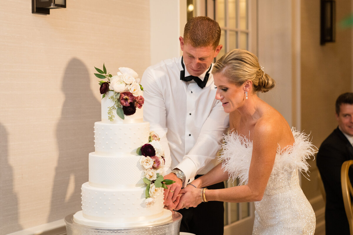 cake-cutting-ct-country-club-wedding-nightingale-wedding-and-events