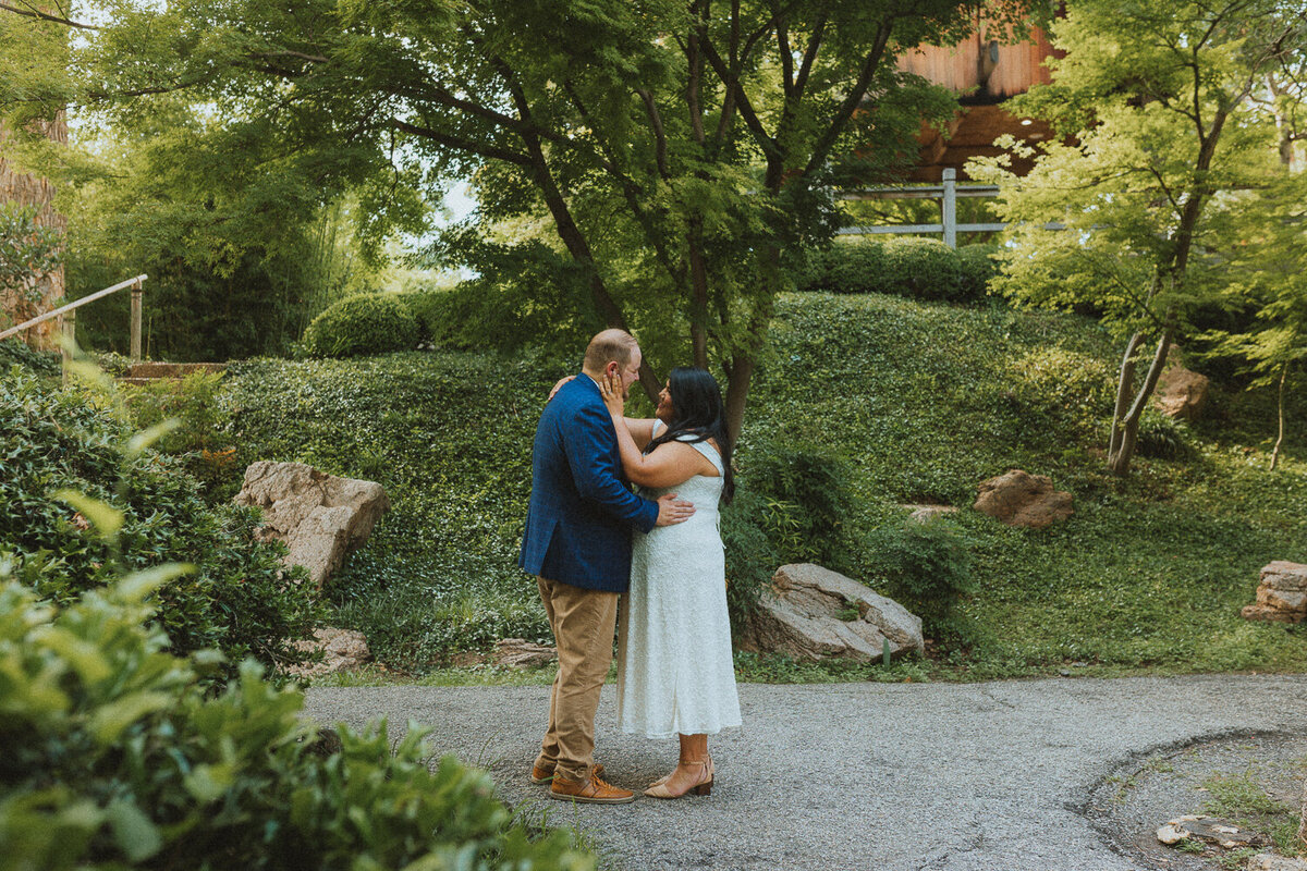 fort-worth-botanic-gardens-engagement-6