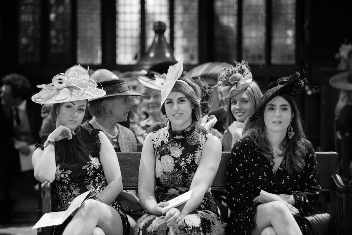 Two-wedding-photographer-team-1037