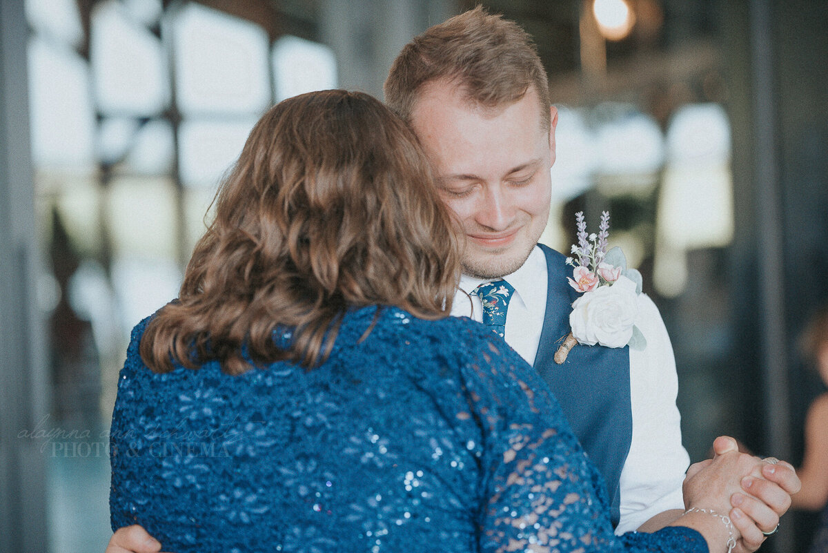 reception _ alaynna ann schwartz _ harpors vinyard _ iowa photographer _ playlife photography_0517