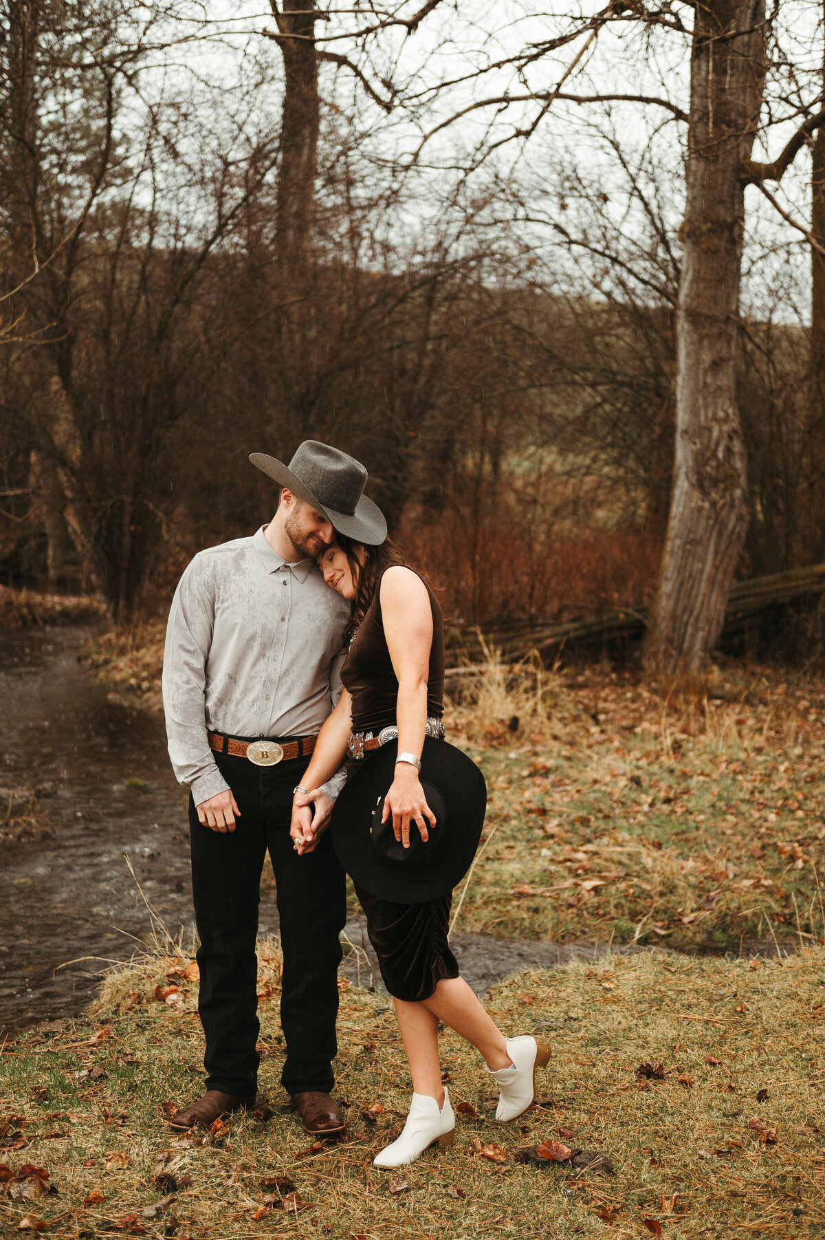 presley-gray-photo-montana-western-style-engagement-4377