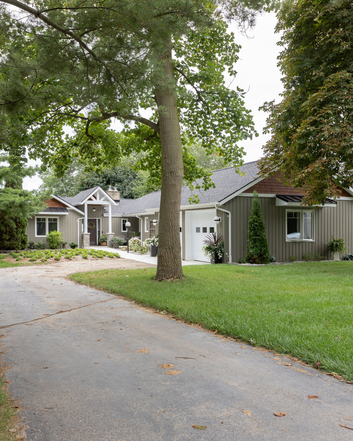 KatCo_Interiors-LakeHouse-Exteriors-02