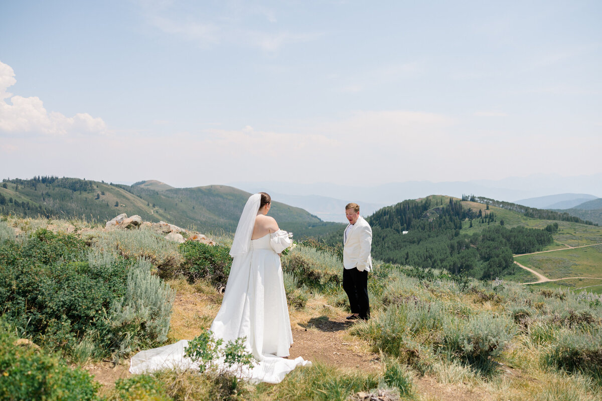 groom seeing bride for the first time