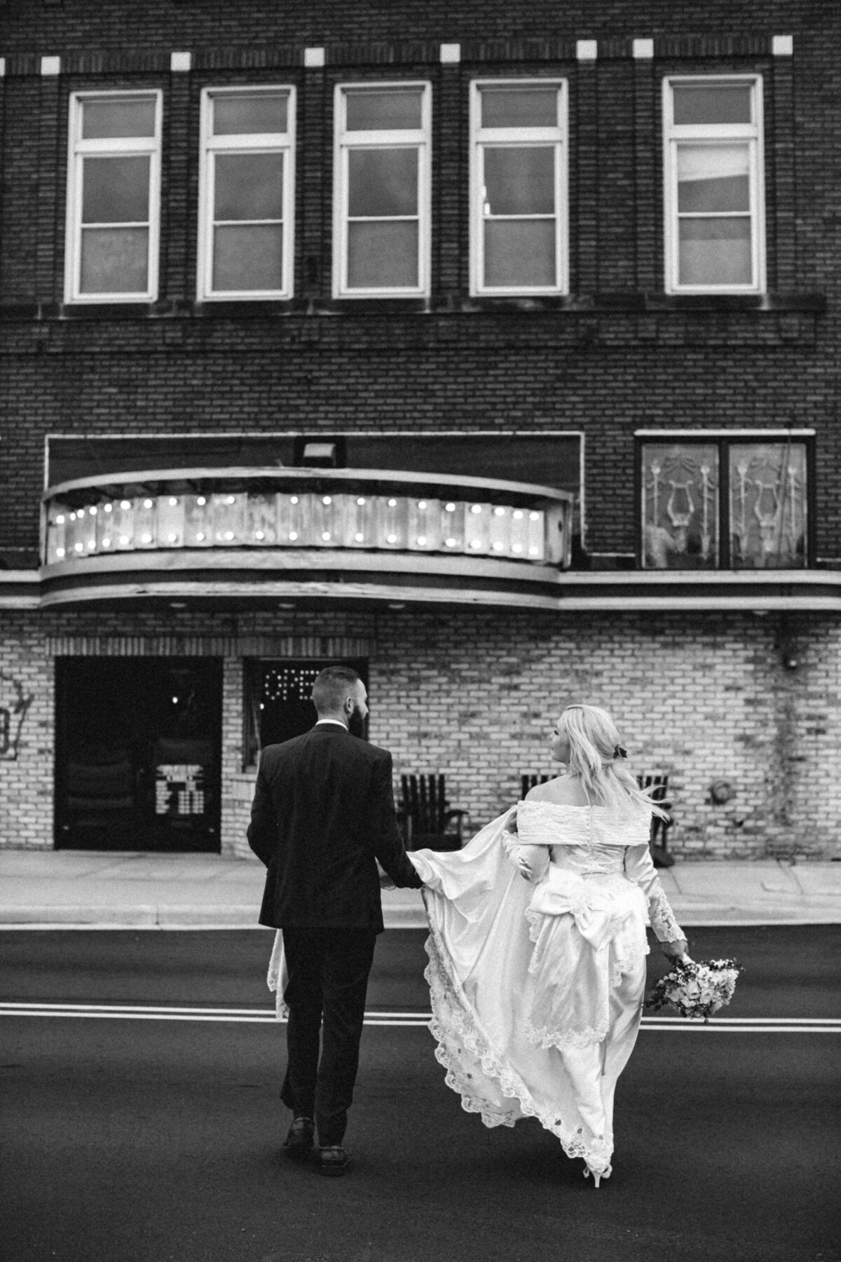 shawano-stubborn-brothers-brewery-wedding-nikki-n-photography-429