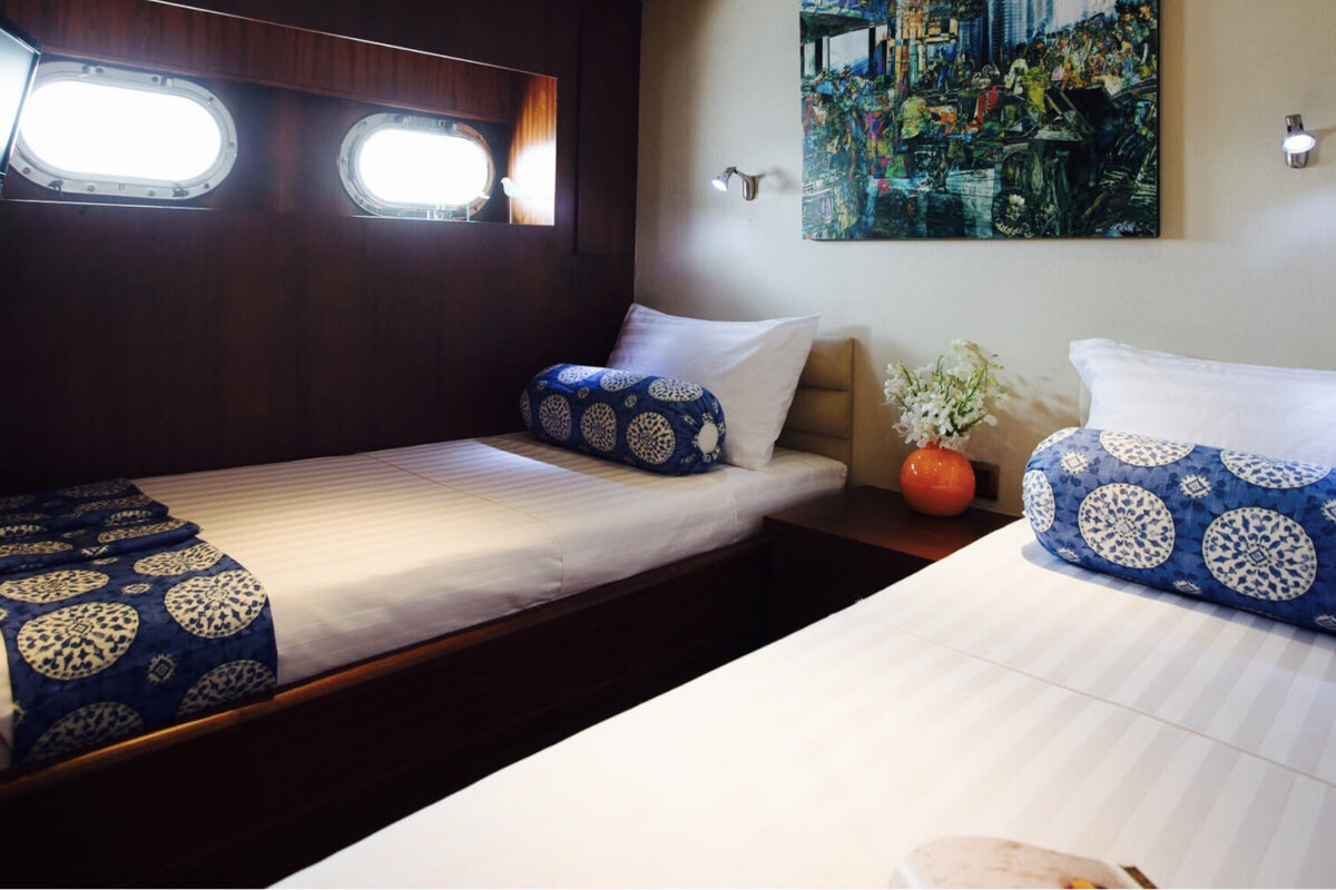 The Blue Luxury Yacht Thailand Twin Cabin